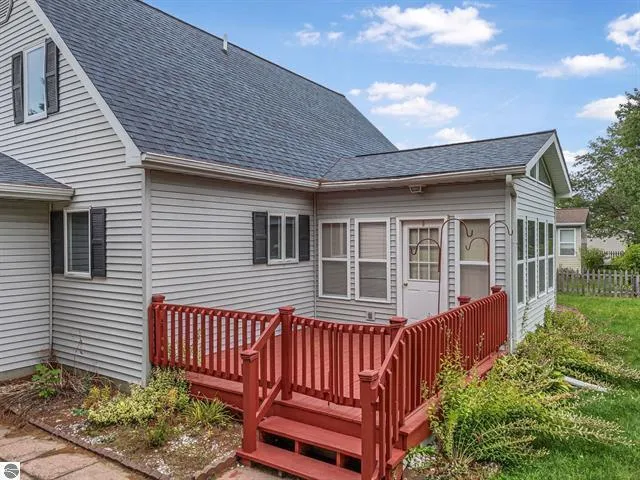 $239,390 | 112 George Street, Cadillac, MI 49601