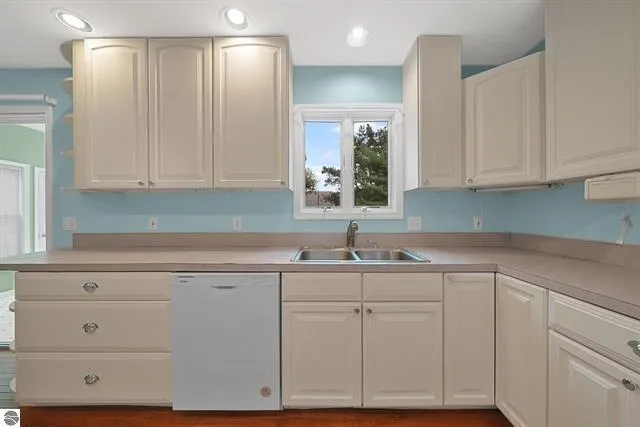 $239,390 | 112 George Street, Cadillac, MI 49601