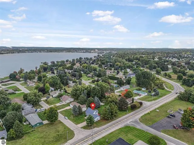 $239,390 | 112 George Street, Cadillac, MI 49601