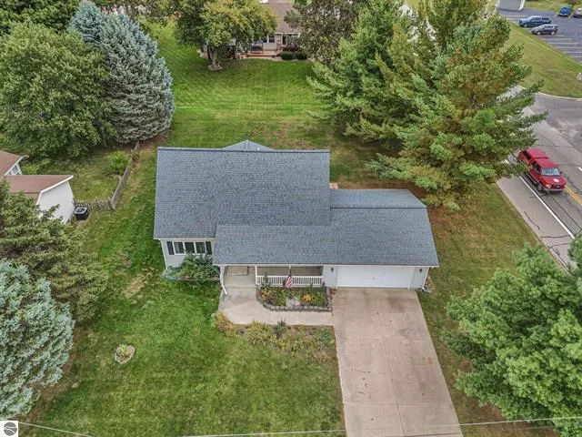 $239,390 | 112 George Street, Cadillac, MI 49601