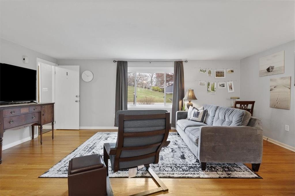 3719 Mt Troy Road Pittsburgh, PA 15212 - Photo 3 of 25 Gallery Image 3