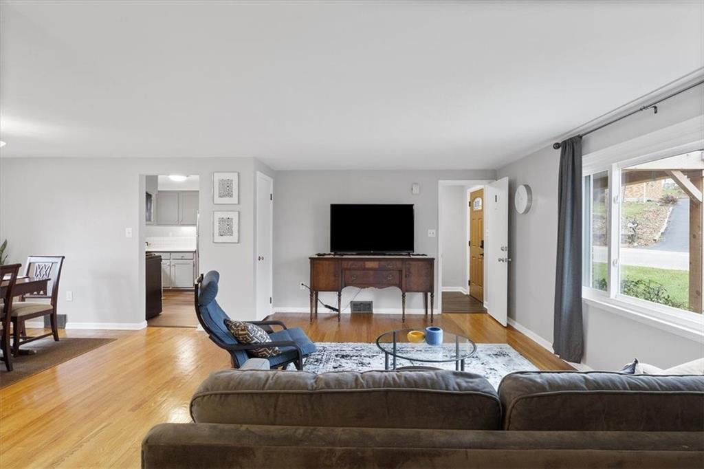 3719 Mt Troy Road Pittsburgh, PA 15212 - Photo 4 of 25 Gallery Image 4