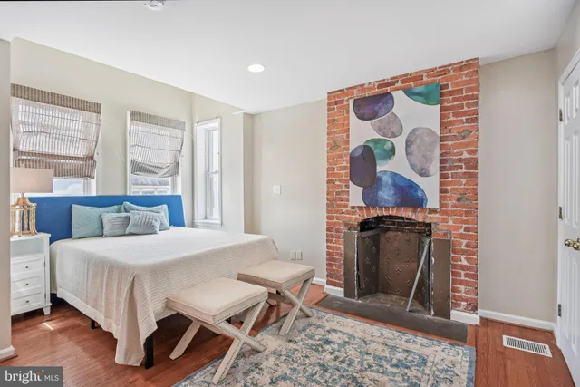 an empty room with an entryway