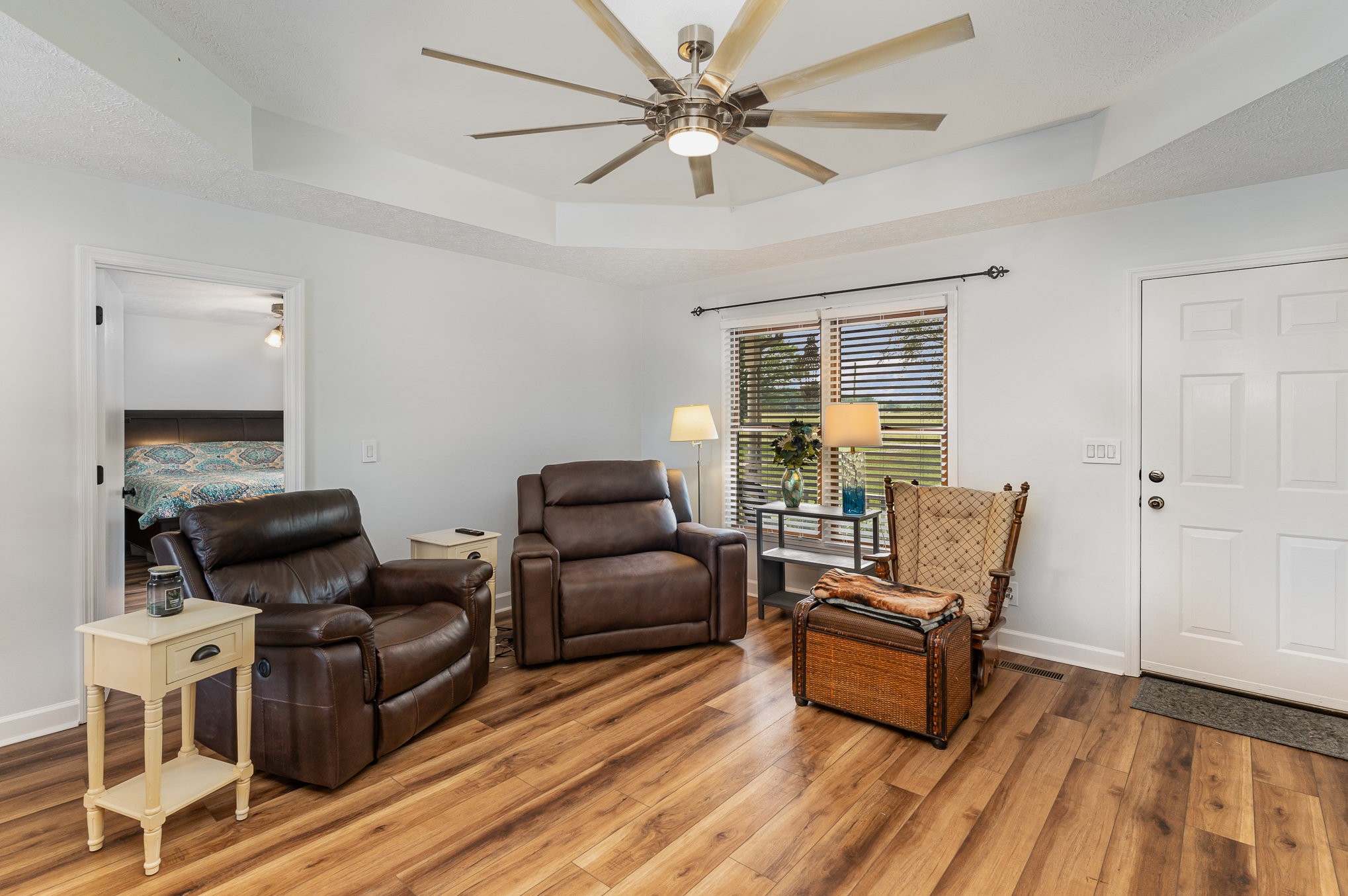 3831 Armstrong Road Springfield, TN 37172 - Photo 7 of 30 a living room with furniture and a window