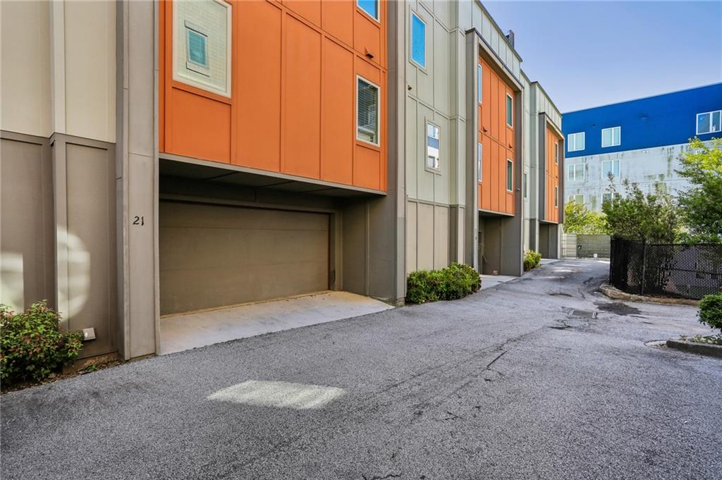 21 Skyline Way Atlanta, GA 30307 - Photo 3 of 52