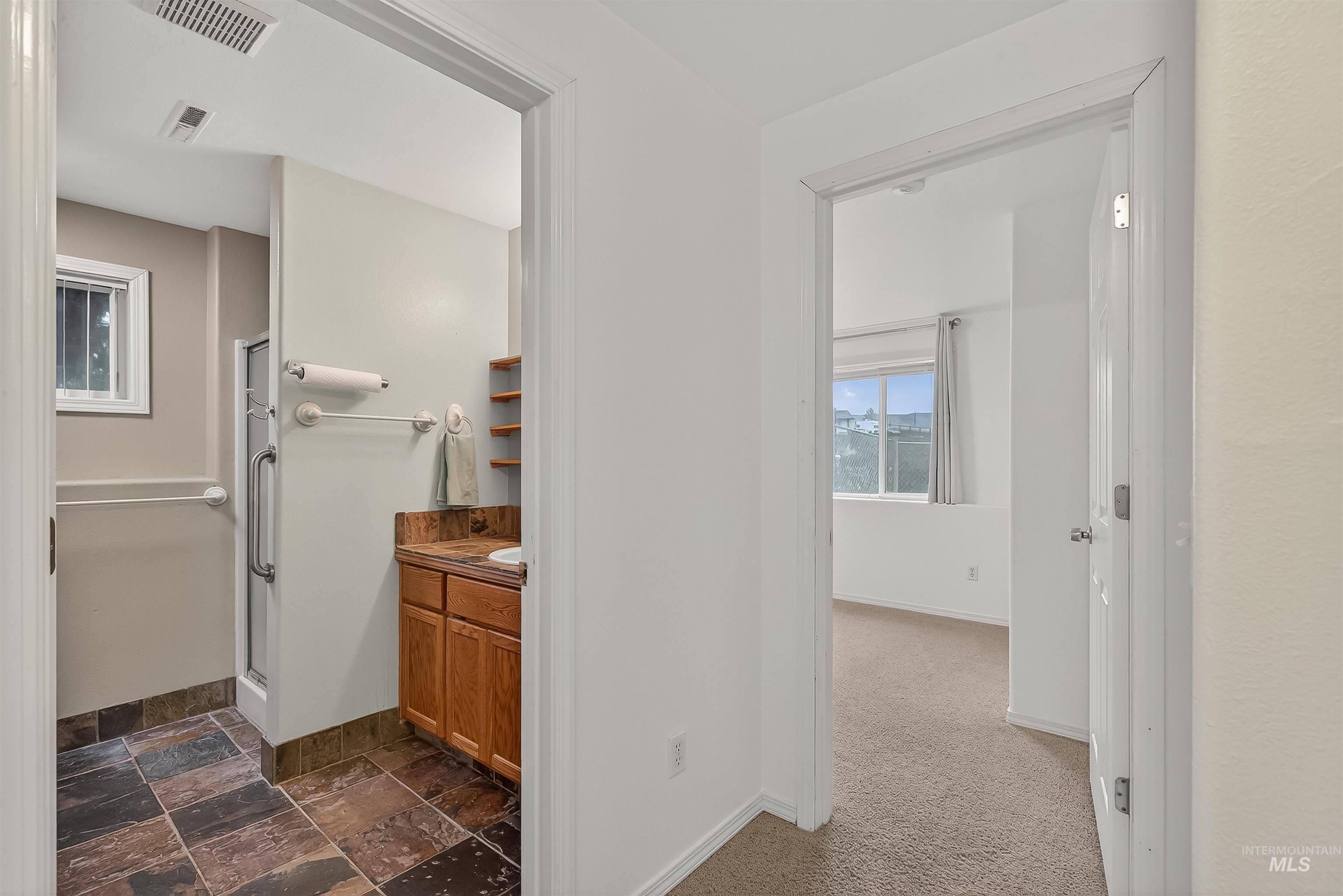 1373 Toby Lane Clarkston, WA 99403 - Photo 15 of 47