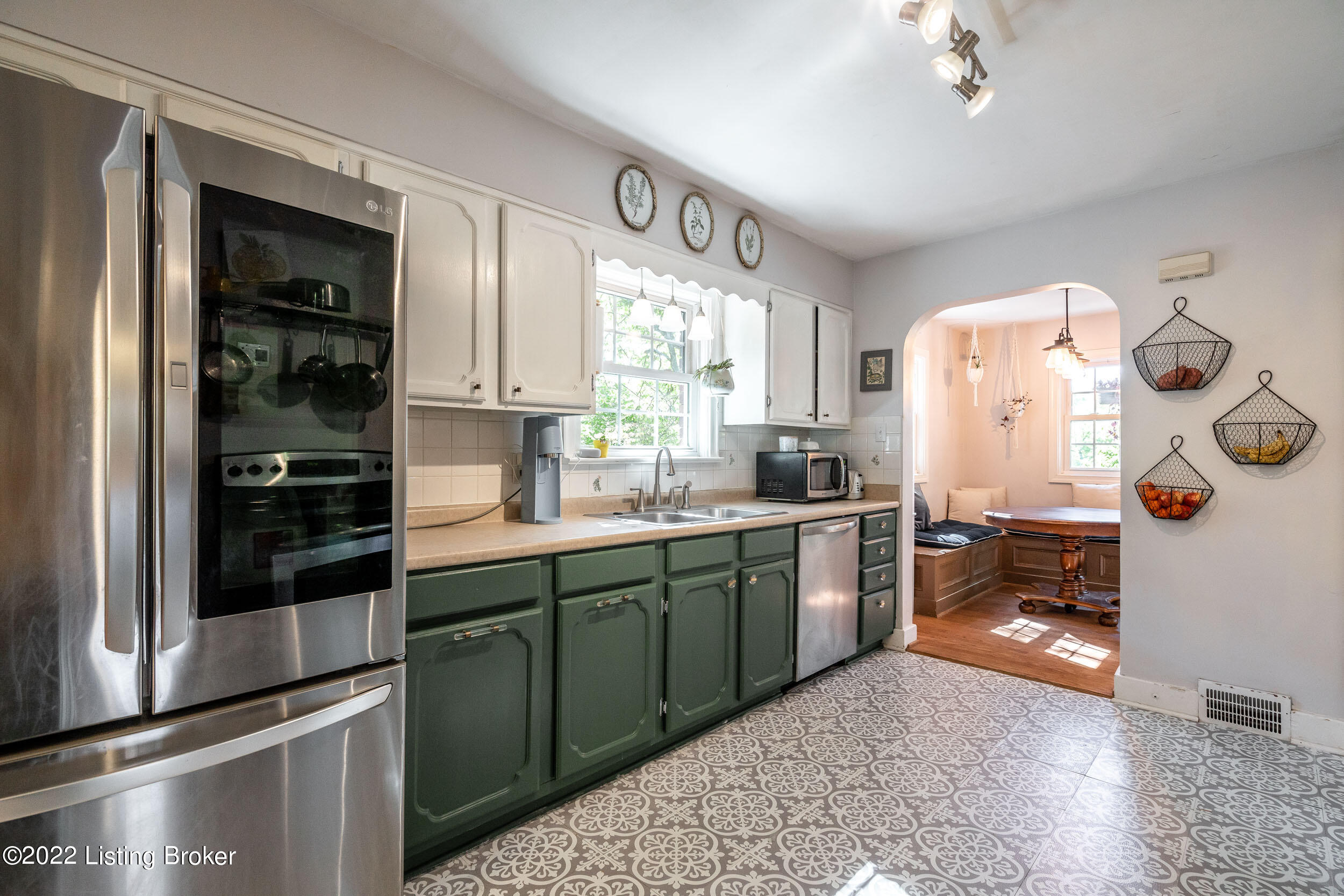 1815 Gresham Road Louisville, KY 40205 - Photo 17 of 58 1815 Gresham Rd-027