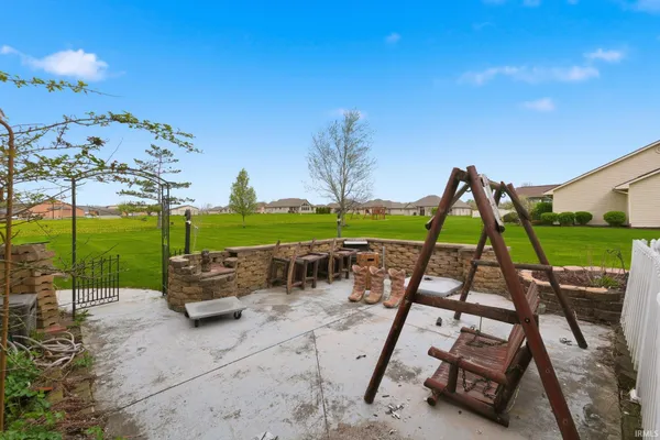 1312 Bell Brook Boulevard, Bluffton, IN 46714