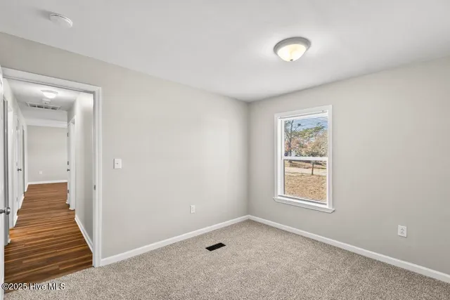 $1,800 | 17 Crown Point Road, Hubert, NC 28539