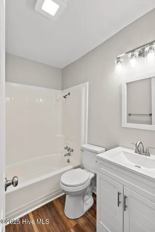 $1,800 | 17 Crown Point Road, Hubert, NC 28539