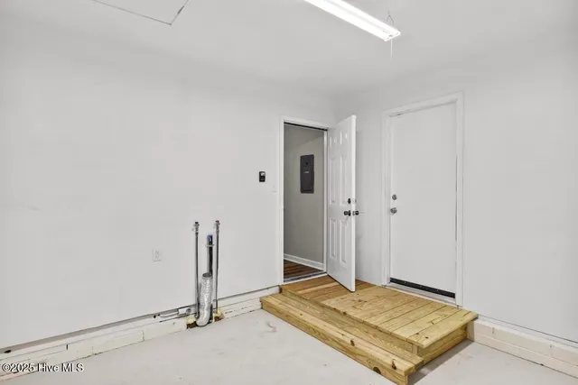 $1,800 | 17 Crown Point Road, Hubert, NC 28539