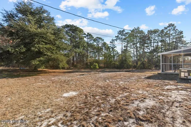 $1,800 | 17 Crown Point Road, Hubert, NC 28539