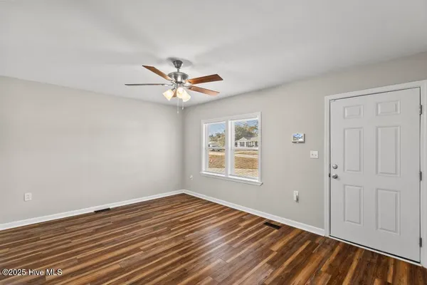 $1,595 | 17 Crown Point Road, Hubert, NC 28539