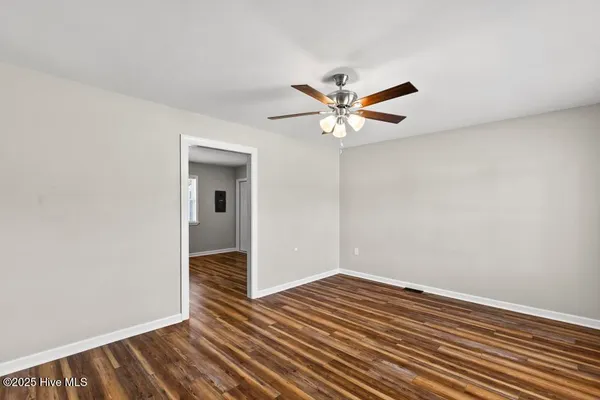 $1,595 | 17 Crown Point Road, Hubert, NC 28539