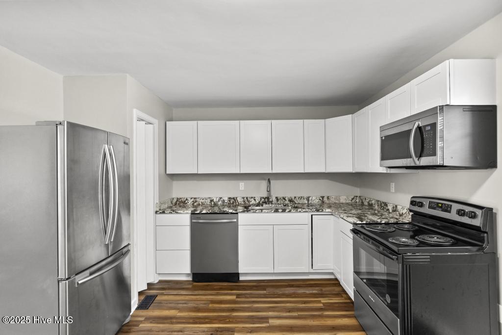 17 Crown Point Road Hubert, NC 28539 - Photo 7 of 22 425A7674