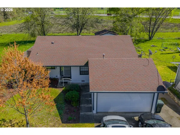 $379,500 | 1375 Northwest Keasey Street, Roseburg, OR 97471