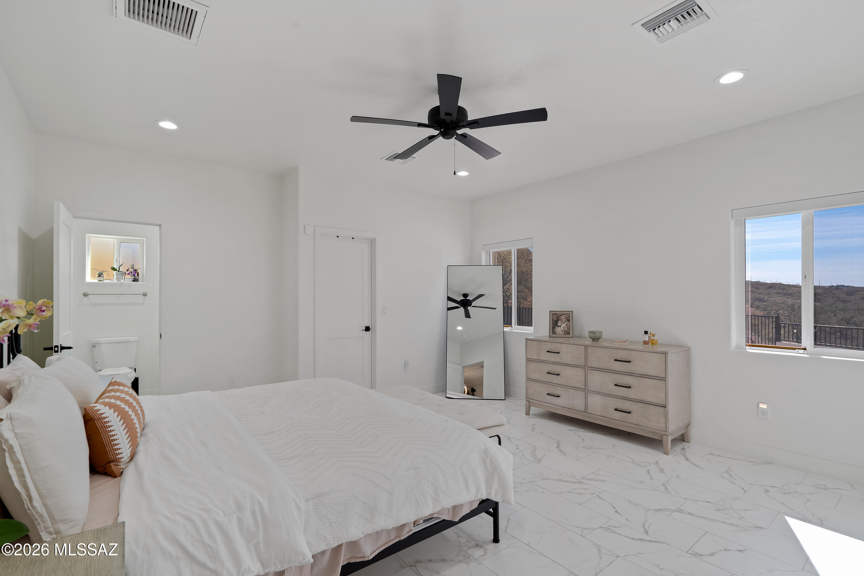 1810 Círculo Tortuga Rio Rico, AZ 85648 - Photo 20 of 44 2 Interiors-14