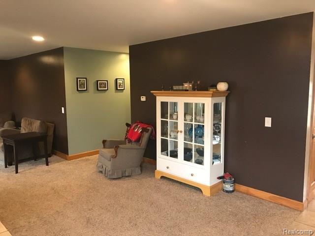 547 South Maple Leaf Road Lapeer, MI 48446 - Photo 29 of 30 living 2.jpeg