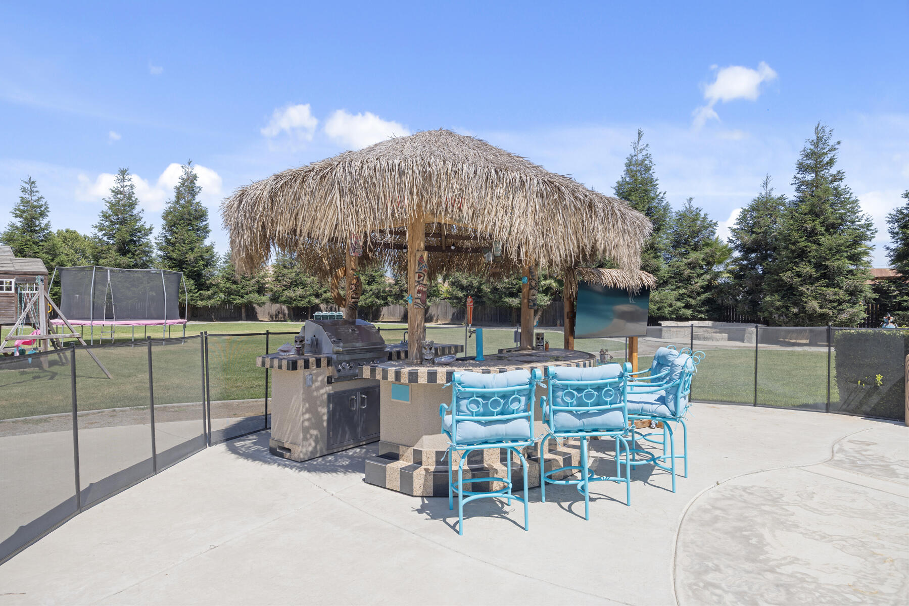 2208 West Benton Court Exeter, CA 93221 - Photo 57 of 84 57 - Pool Bar (1)