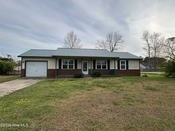 $975 | 1211 Blue Creek Road, Jacksonville, NC 28540