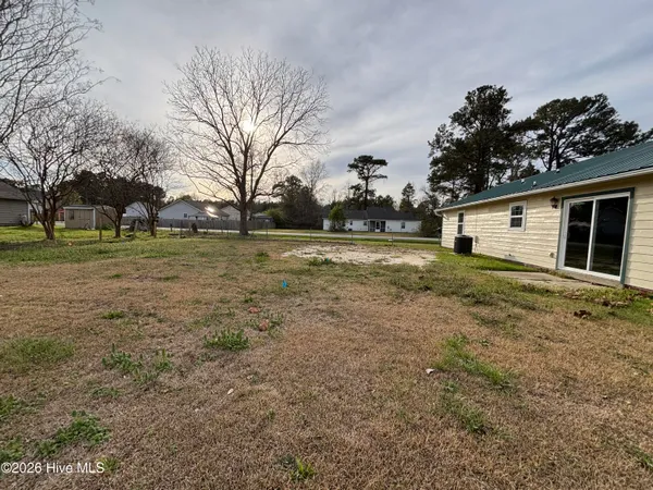 $975 | 1211 Blue Creek Road, Jacksonville, NC 28540