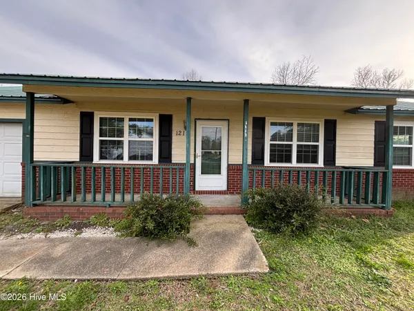 $975 | 1211 Blue Creek Road, Jacksonville, NC 28540