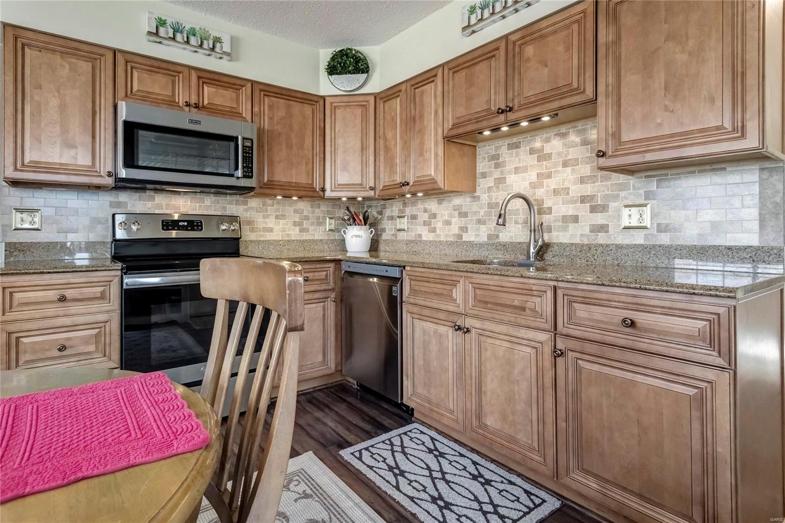 721 Oak Run Lane Ballwin, MO 63021 - Photo 14 of 43