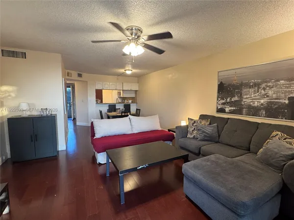 $2,150 | 10451 West Broward Boulevard, Unit 405, Plantation, FL 33324