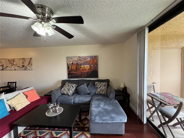 $2,150 | 10451 West Broward Boulevard, Unit 405, Plantation, FL 33324