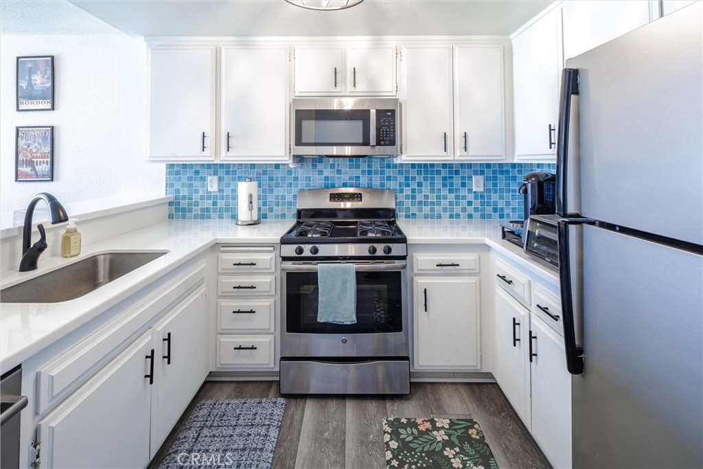 320 Foothill Road Pismo Beach, CA 93449 - Photo 7 of 31 Kitchen