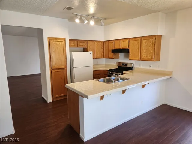 $2,200 | 1417 Lucia Drive, Las Vegas, NV 89128
