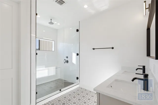 $3,700 | 4701 Sara Drive, Unit A, Austin, TX 78721