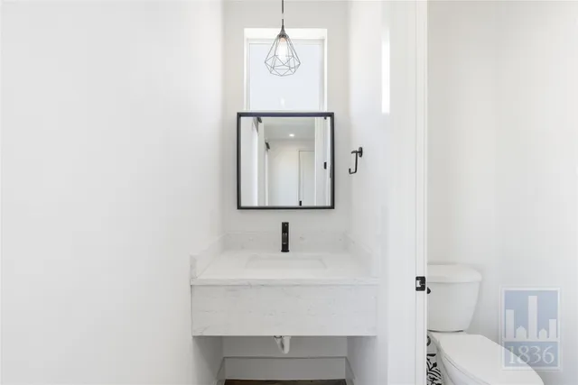 $3,700 | 4701 Sara Drive, Unit A, Austin, TX 78721