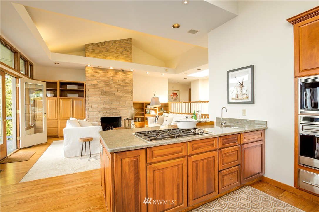1235 Viewland Way Edmonds, WA 98020 - Photo 11 of 25