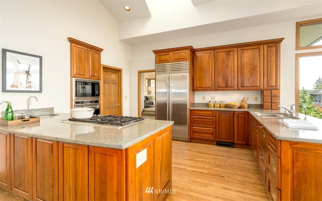 1235 Viewland Way Edmonds, WA 98020 - Photo 10 of 25