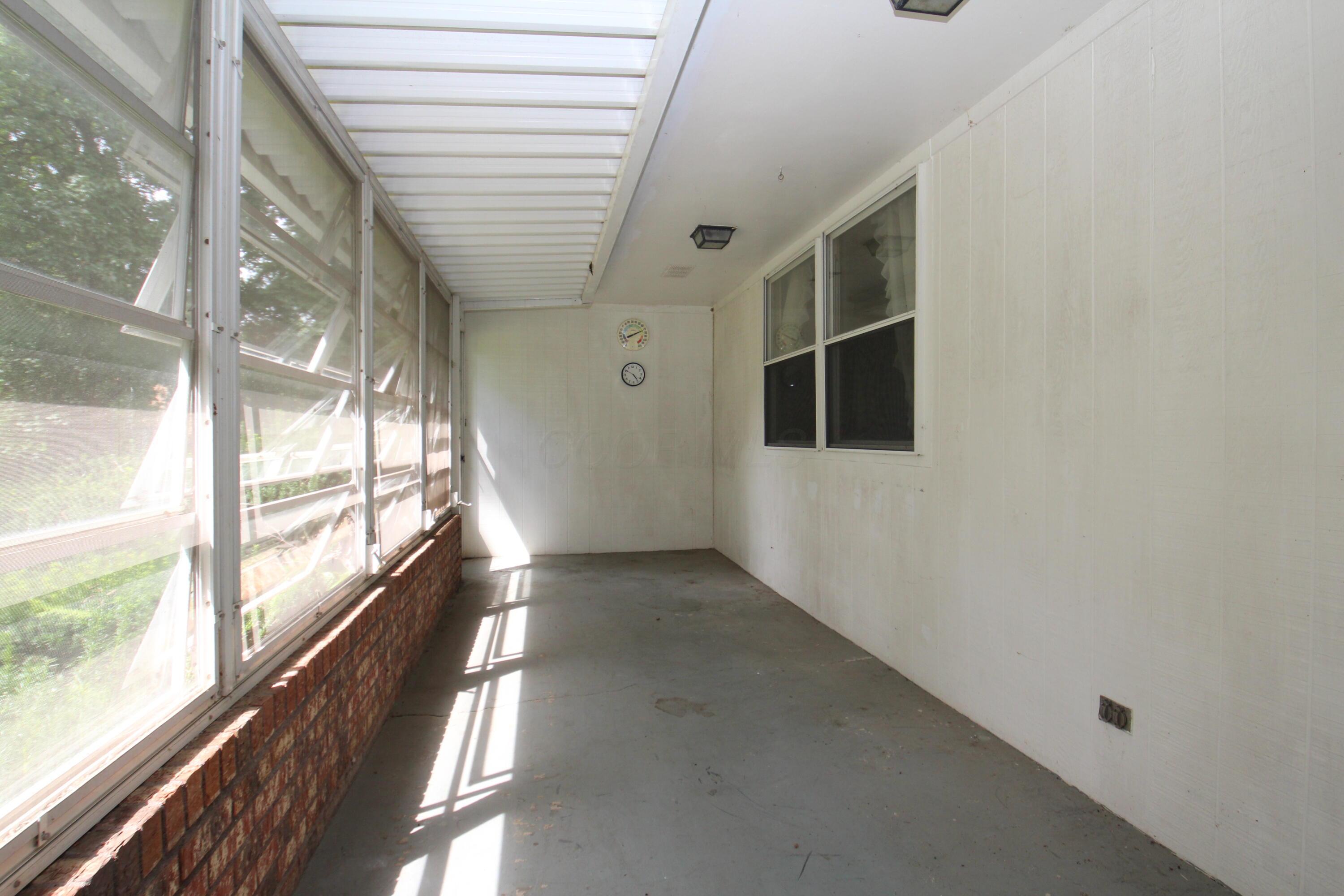 5726 Refugee Road Baltimore, OH 43105 - Photo 27 of 29 screened porch