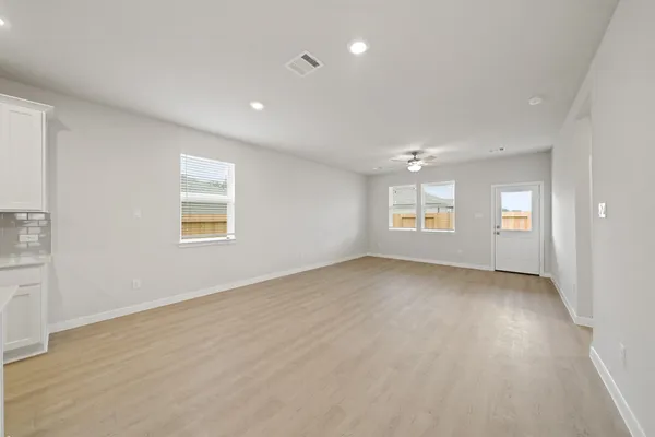 $294,900 | 2407 16th Street, Bay City, TX 77414