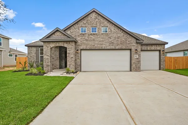 $294,900 | 2407 16th Street, Bay City, TX 77414