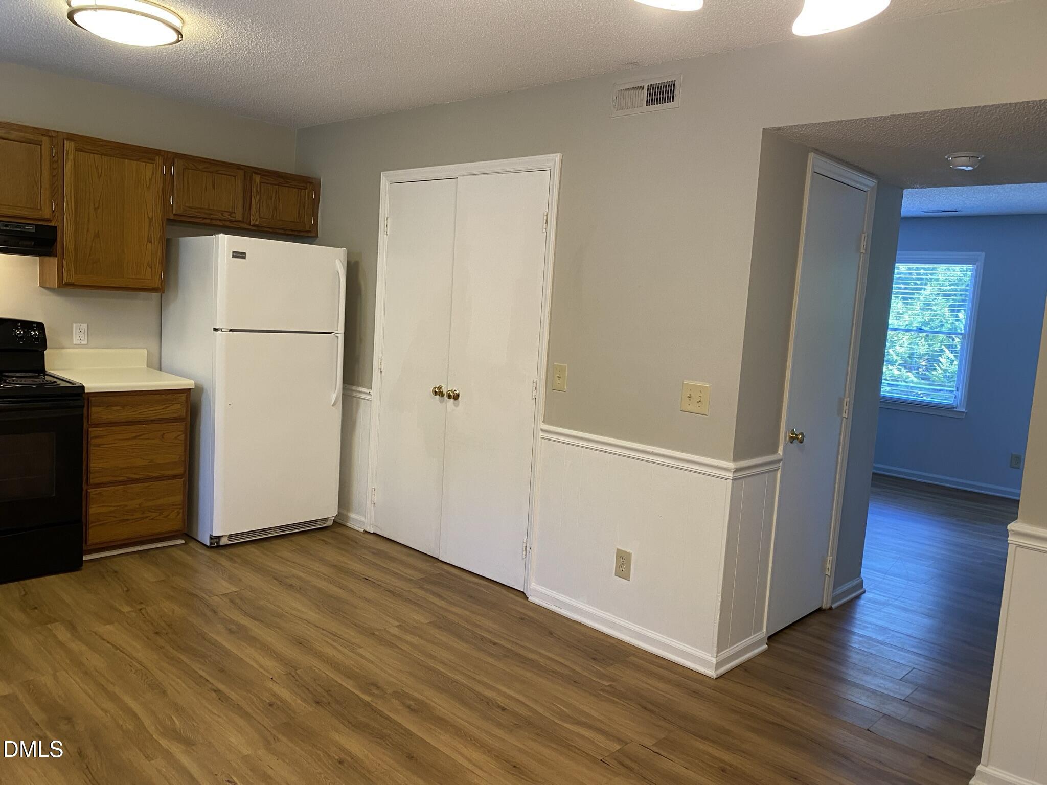 4036 Greenleaf Street, Unit 103 Raleigh, NC 27606 - Photo 7 of 17 IMG_9464