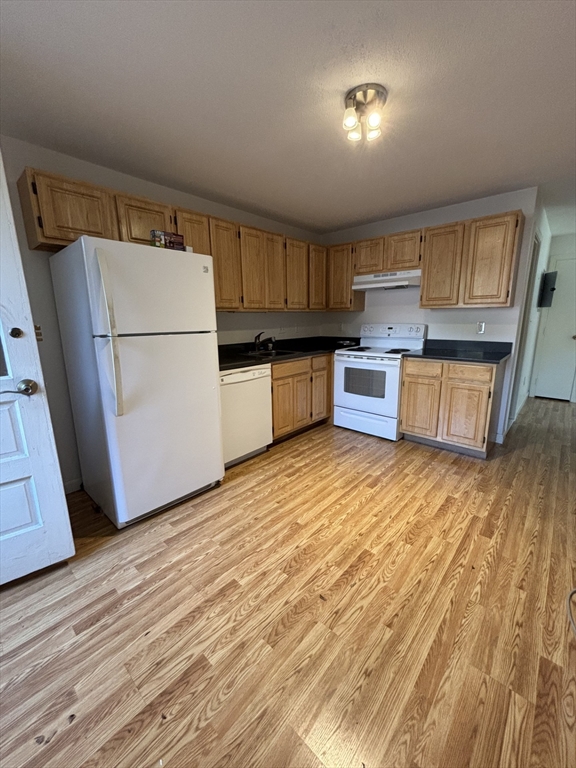 69 Nicholas Road, Unit D Framingham, MA 01701 - Photo 5 of 10 Gallery Image 5