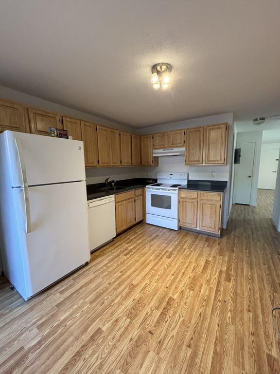 69 Nicholas Road, Unit D Framingham, MA 01701 - Photo 6 of 10 Gallery Image 6