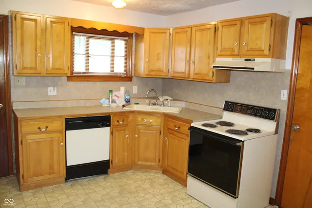 $210,000 | 10327 Old National Road, Indianapolis, IN 46231