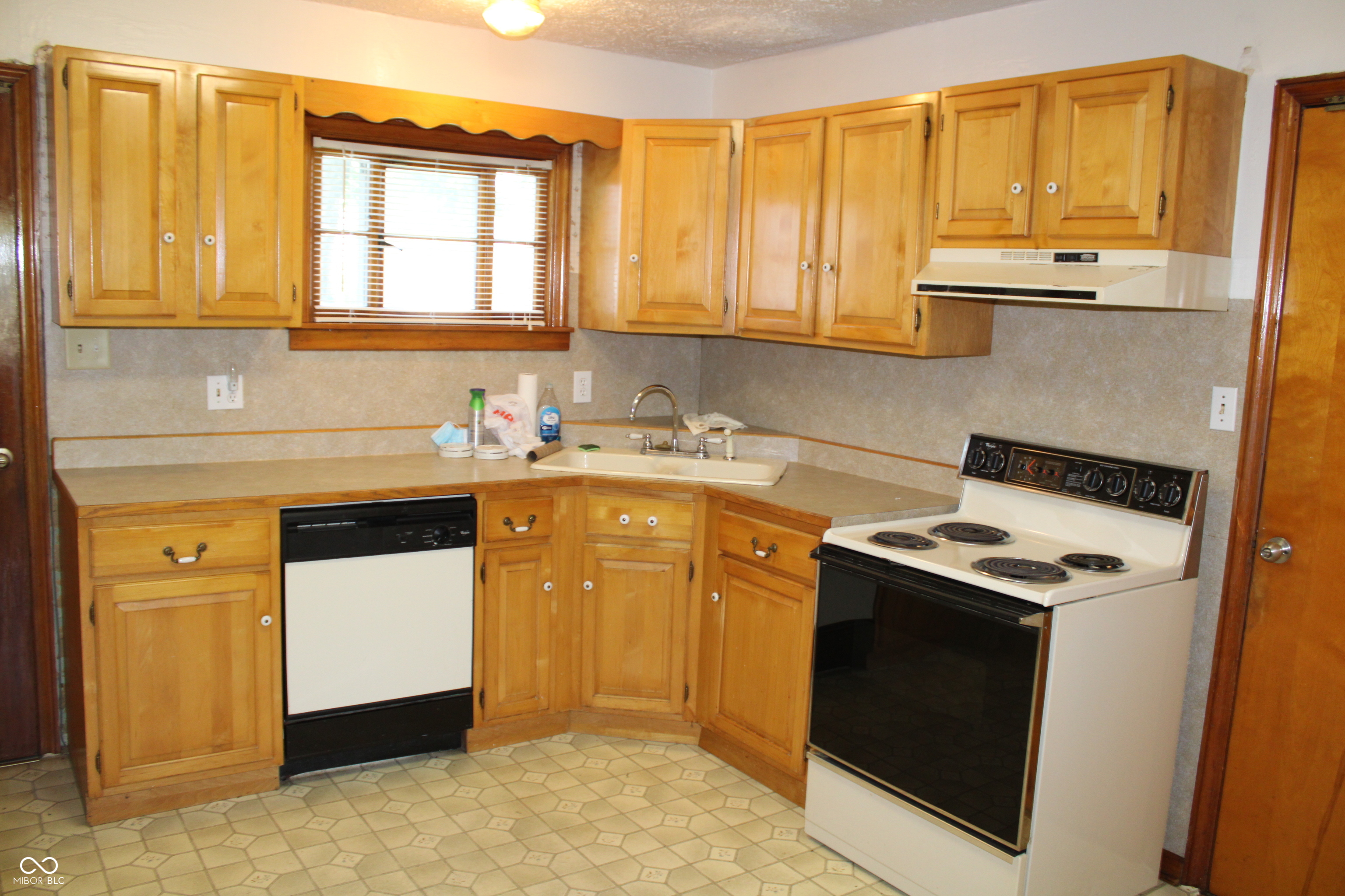 10327 Old National Road Indianapolis, IN 46231 - Photo 7 of 28