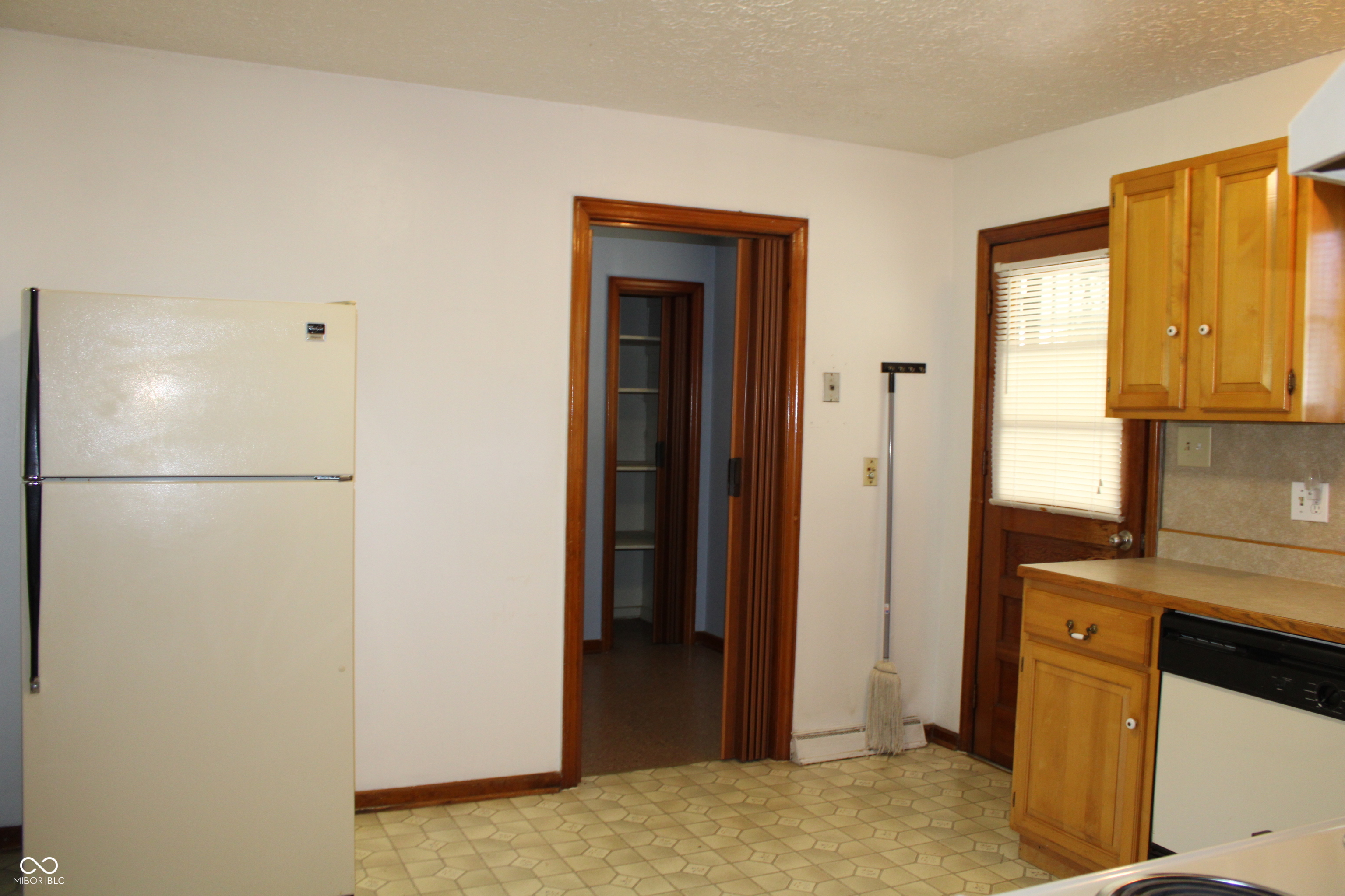 10327 Old National Road Indianapolis, IN 46231 - Photo 8 of 28