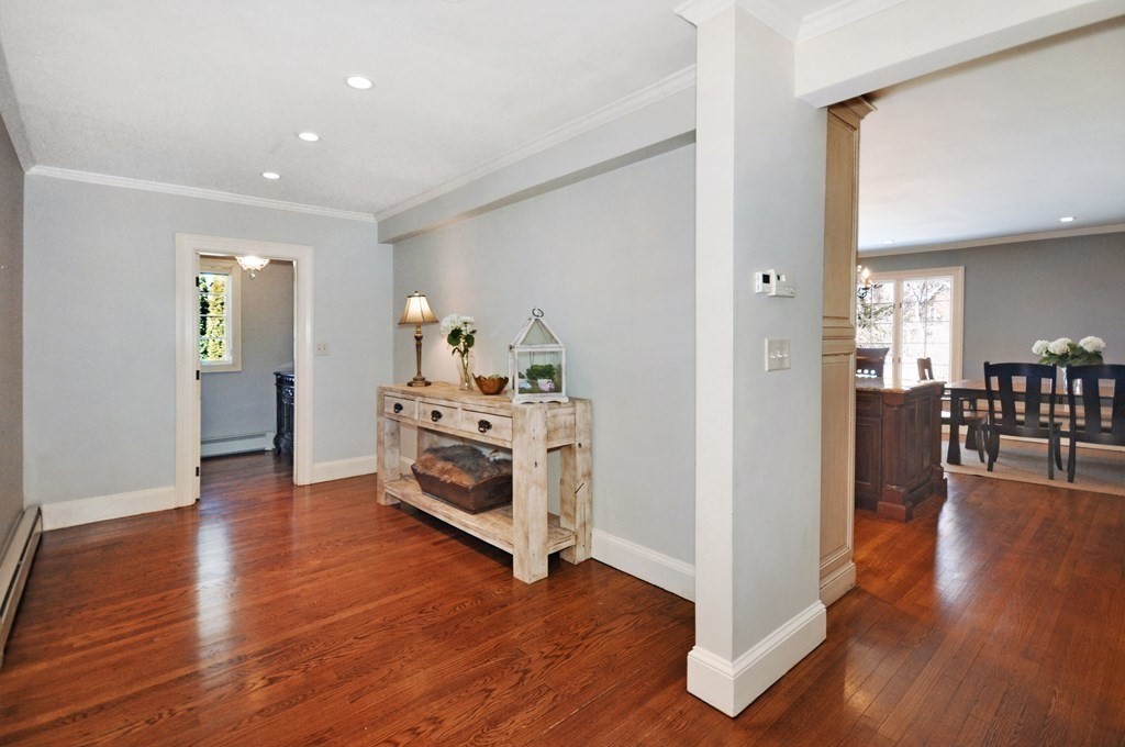 5 Fernway Winchester, MA 01890 - Photo 4 of 42