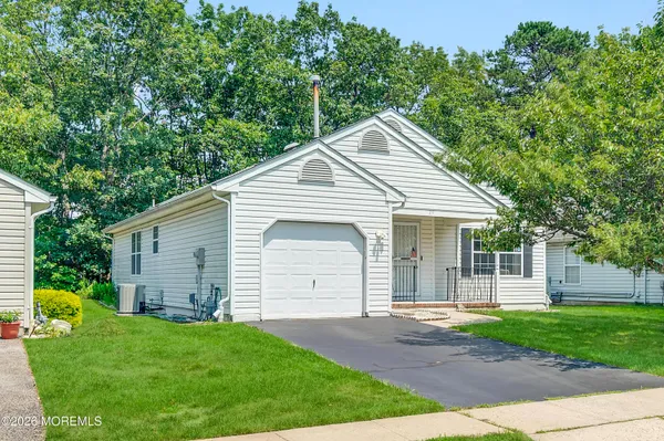 $449,999 | 29 Woodchuck Lane, Brick, NJ 08724