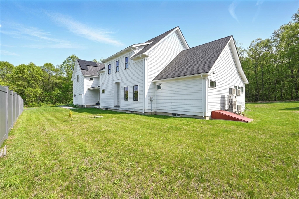 13-15 Vista Terrace Amherst, MA 01002 - Photo 4 of 9