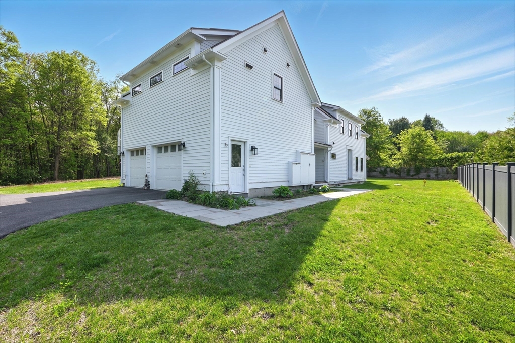 13-15 Vista Terrace Amherst, MA 01002 - Photo 5 of 9