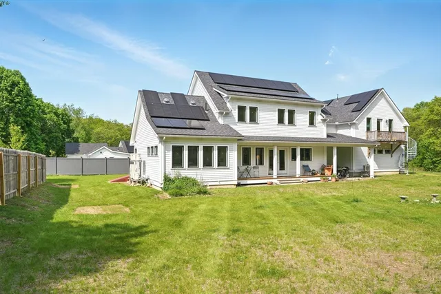 $975,000 | 13-15 Vista Terrace, Amherst, MA 01002