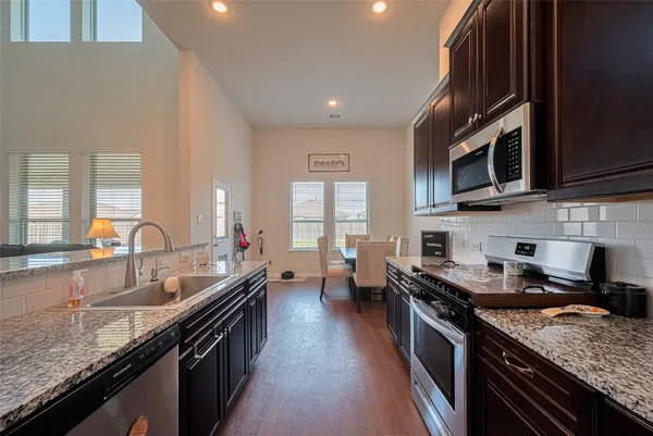 $350,000 | 308 Morning Dove Trail, Sealy, TX 77474